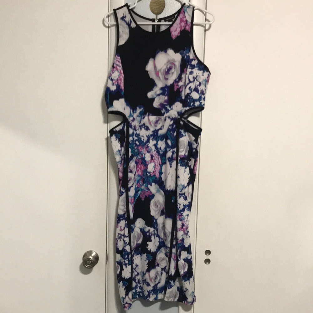 Y2K body hugging cutout dress